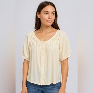 NWT ModCloth cream pleated button front short sleeve flowy rayon Women’s medium